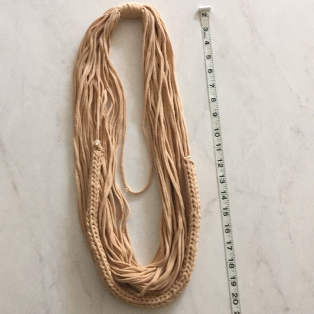 Long, string, peach/blush necklace - Picture 4 of 4